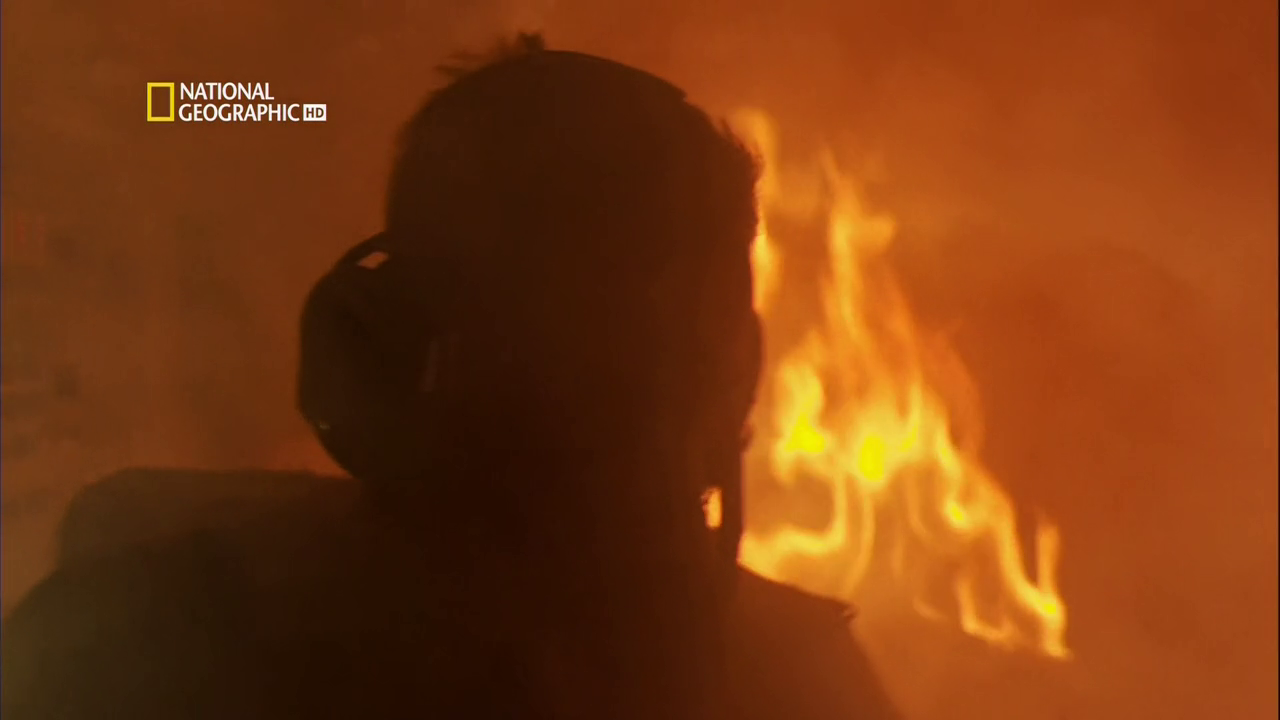 Seconds From Disaster S06E03 Fire In the Cockpit 720p MKV AC3 Dual Audio Web DL 1GB