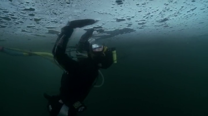 Bering Sea Gold Under the Ice Season 2 Discovery Channel 720 400 MP4 MKV AAC Web DL 1 93GB